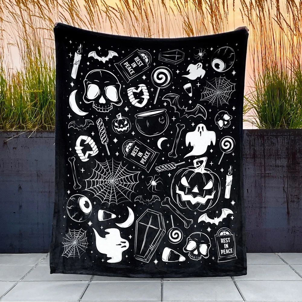Spooky Throw Blanket - Picture 1 of 3